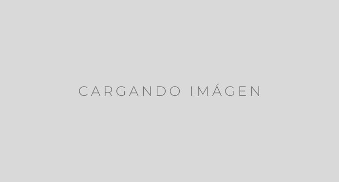 Vecino cae en un pozo por calle rota, con su camioneta, al ingresar a  chacra.  